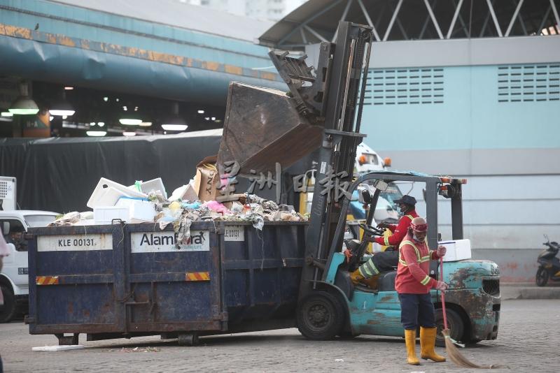 虽然吉隆坡批发公市的环境卫生已有所改善，惟安努亚慕沙认为还需各方面的配合，包括阿南弗拉定时展开清洁工作等。