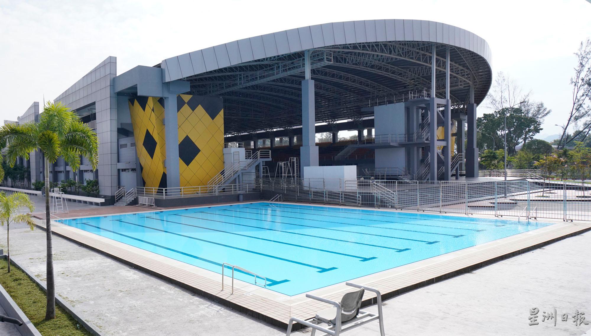 25公尺的公共训练泳池同个时段允许25人进入泳池。