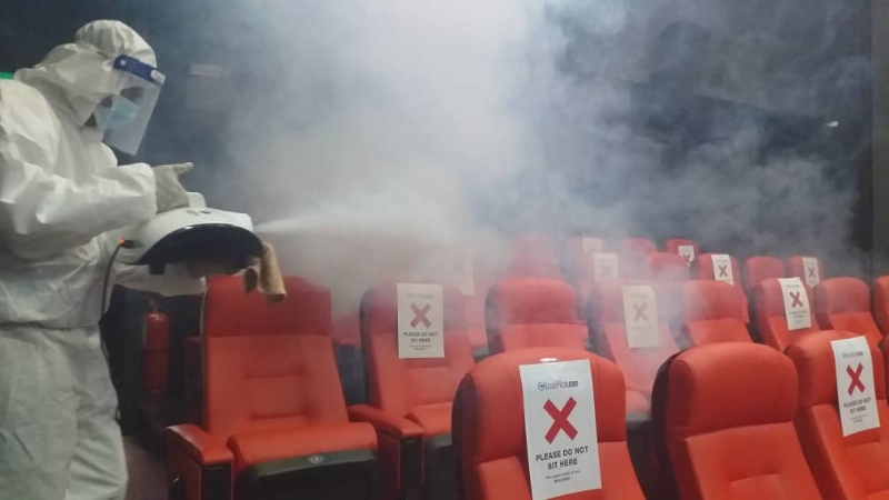 电影院也会定时进行消毒。