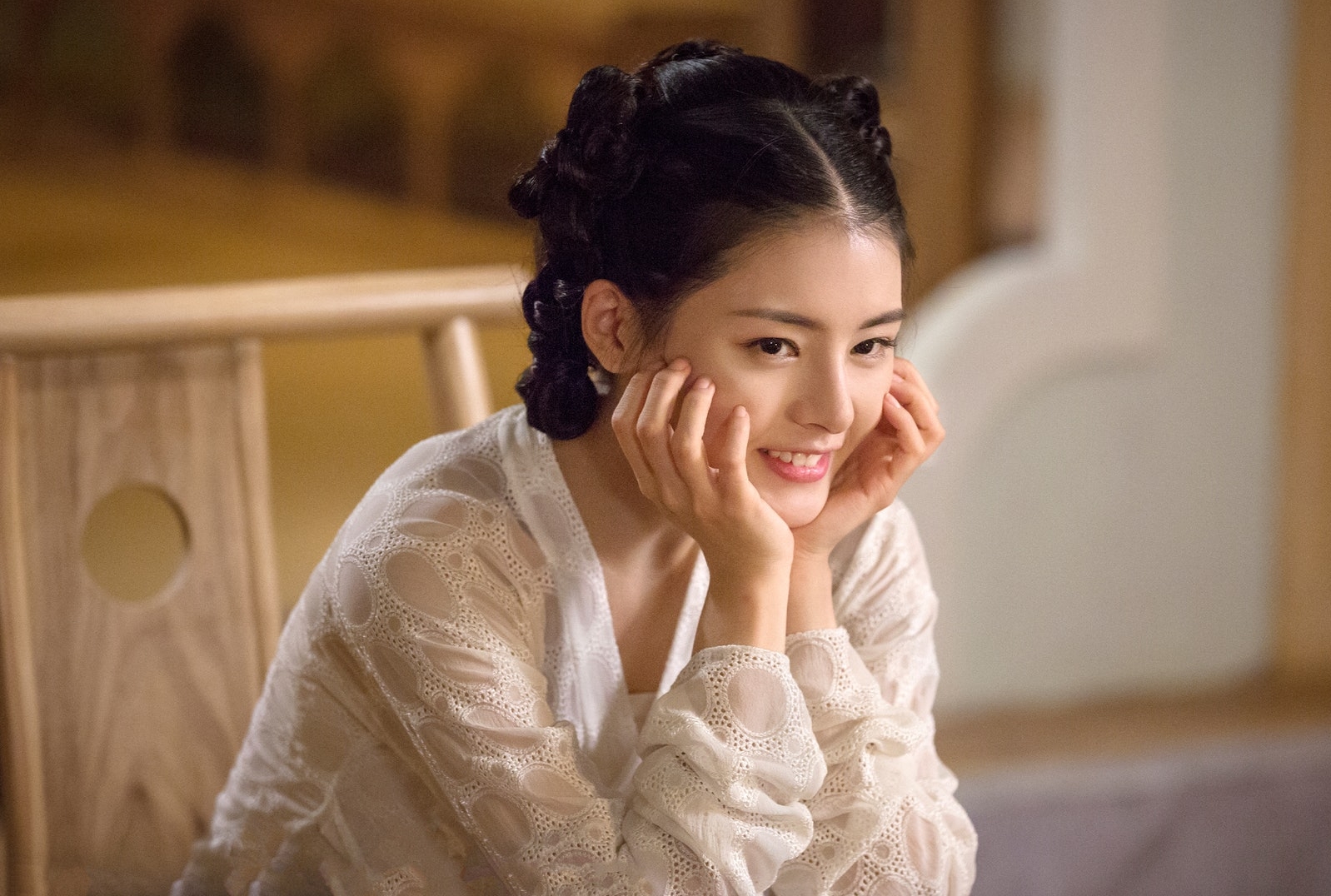 许雅婷在新剧《凤归四时歌》首度荣升女一，再度人气飙升。