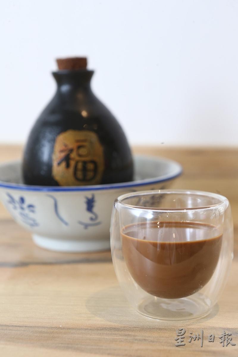 冰镇咖啡（7令吉80仙）透过冰镇的方式保留咖啡的口感，使咖啡闻起来香醇之余，入口更顺滑且绵密。