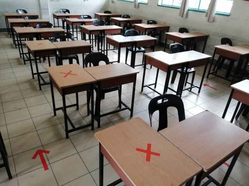 亚庇中华学校在复课后将采用上下午班制上课模式，校方已经重排课室桌椅。 