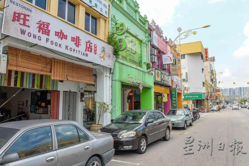 旺福咖啡店位于芙蓉拿督班达东加路,老街配上传统咖啡店就已是一道风味。
旺福咖啡店位于芙蓉拿督班达东加路,老街配上传统咖啡店就已是一道风味。