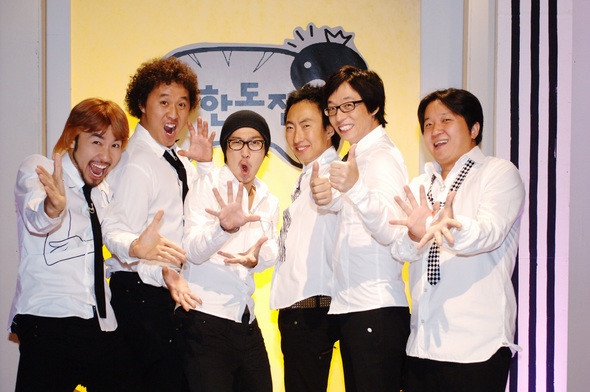 刘在石（右二）有份主持的《无限挑战》播出长达13年，虽然节目现在已经播毕，但仍深受观众喜爱。