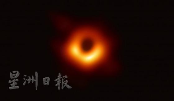 人类史上首张黑洞照片在去年4月曝光，为天文学写下重要里程碑。