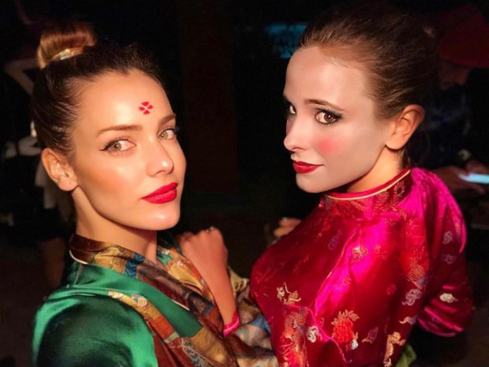 赛巴斯汀史坦的女友艾历珊德拉奥妮娃（左）因2年前举办的“亚洲夜”派对上的造型，遭网民疯狂出征。