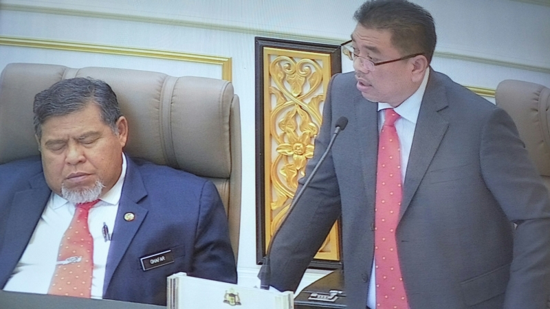 首长苏莱曼在州议会提呈感谢州元首开幕御词动议。
