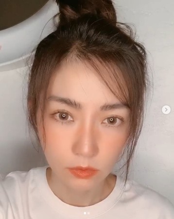 谢金燕25日在Instagram更新近况，拍完一小段俏皮跳舞影片后才开始卸妆。