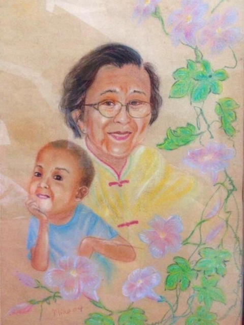 小喵画的粉彩画，悼念往生的母亲与乾儿子，也是女儿小米第一次对死亡的记忆。她乾儿子往生时只有11岁，而小米只有5岁。
