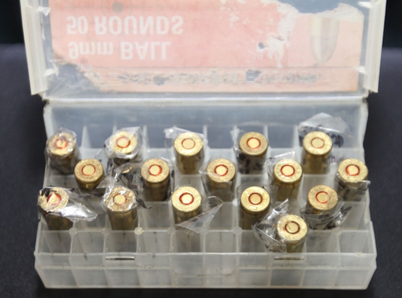 警方起获多枚子弹，并发现有收藏家成功改装气枪，让气枪可以使用子弹开枪。
