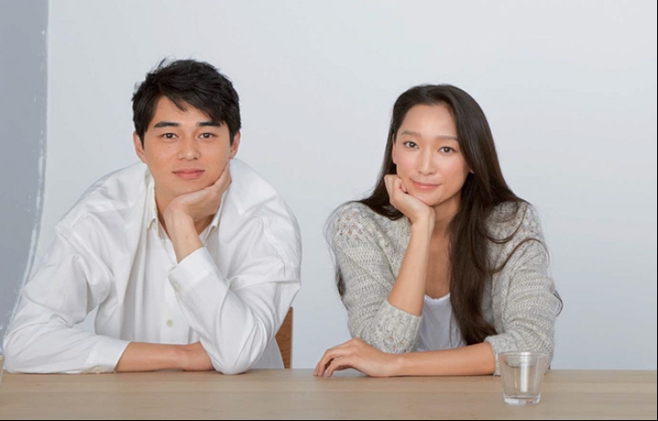 东出昌大（左）今年1月爆不伦后，妻子渡边杏终于挥别腥夫，有传两人已经离婚。