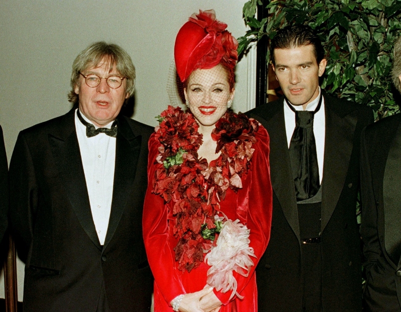 阿伦柏加（左）曾经在1996年的电影《阿根廷，别为我哭泣》与乐坛天后麦当娜（中）及西班牙影星安东尼奥班达拉斯（右）合作。