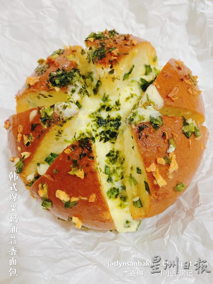 韩式爆浆奶油蒜香面包。