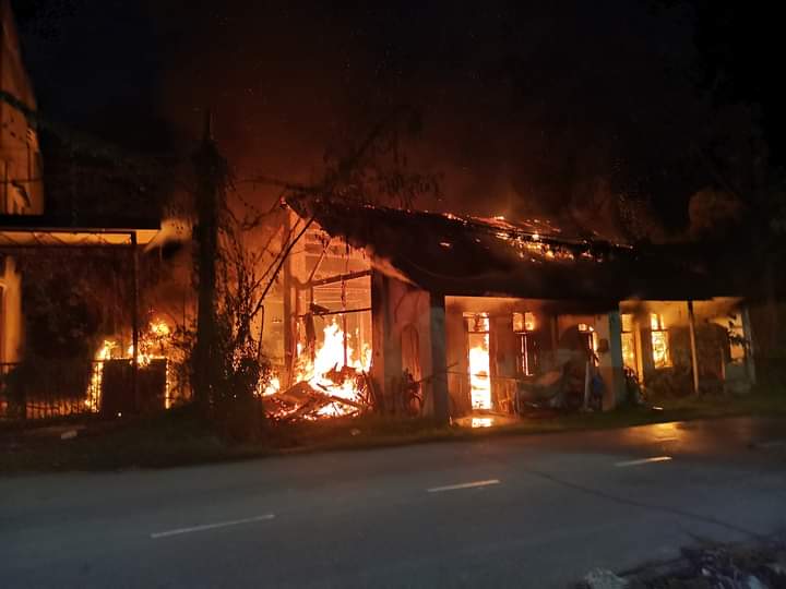 盛明利路木屋区发生严重火患，3名同居长者一夜间痛失家园。