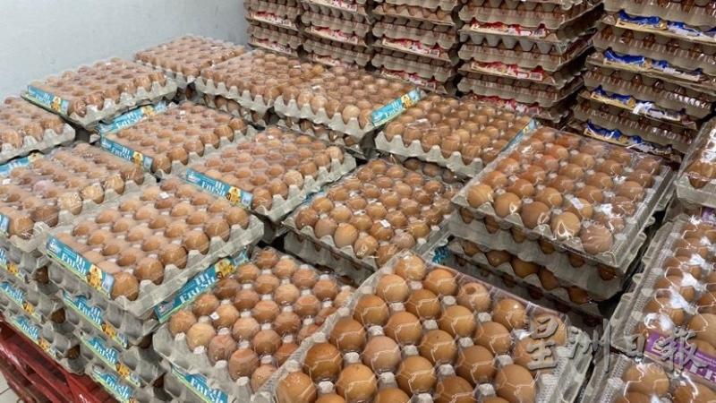 虽然新加坡4家鸡蛋进口商遭禁止进口我国鸡蛋，但这目前未对两国鸡蛋市场造成影响。