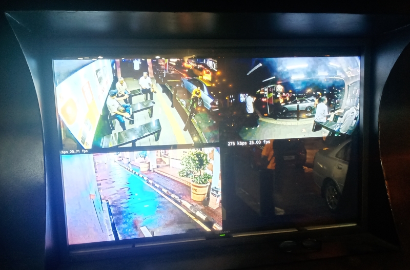 精明巴士亭原本具有的实时闭路电视镜头与屏幕放映功能，对阻遏罪案起一定作用。
