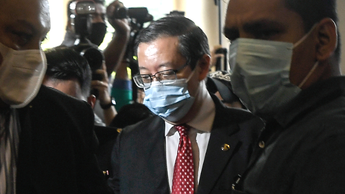 Lim Guan Eng is charged in the Sessions Court with soliciting gratification to help a company secure the Penang undersea tunnel project. BERNAMA