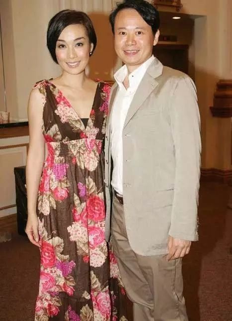江美仪2006年与吴君如弟弟吴君祥（右）秘婚，但两人在2018年宣布分手消息才爆出已婚的秘密。
