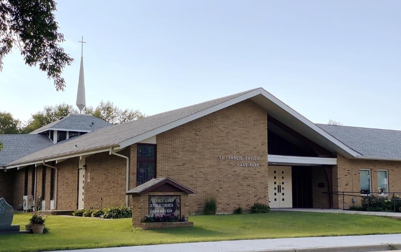 弗朗西斯的葬礼于明州贝克县当地一所教堂举行，共有50余名亲友出席。（图取自互联网）