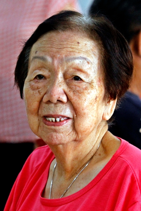江何金 （78岁，退休人士）