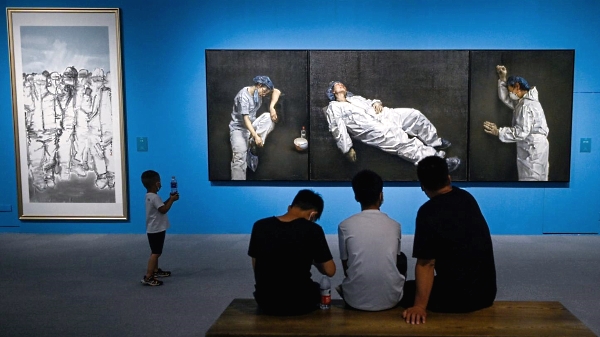 Eternity and Brevity (R) by artist Pang Maokun at the National Museum of China in Beijing. AFP