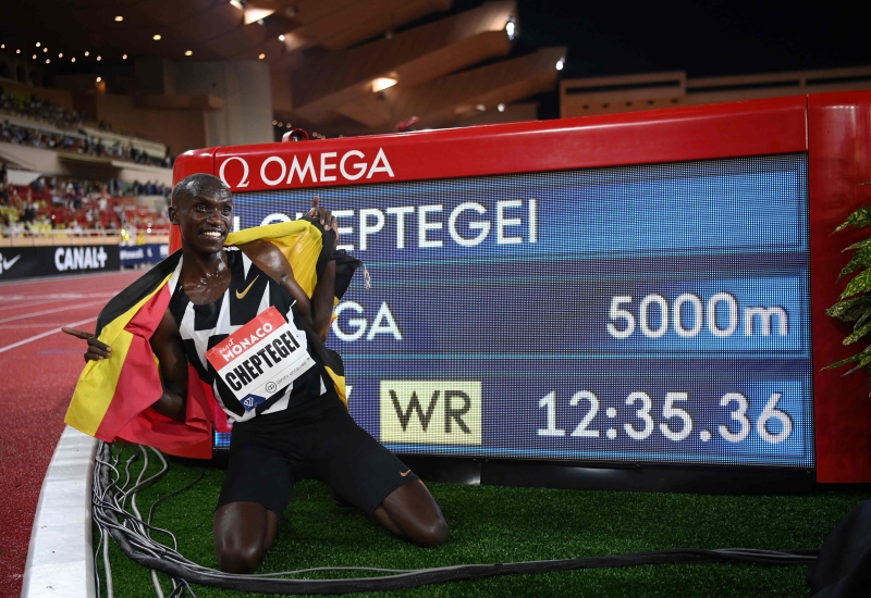 乌干达长跑名将切普特盖星期五在世界田联钻石联赛摩纳哥站比赛中，勇破男子5000公尺世界纪录。（法新社照片）