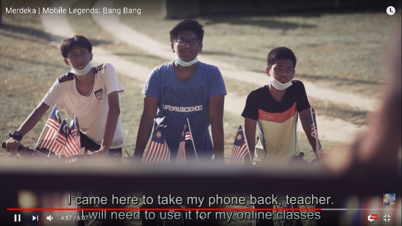 无尽对决手游推出的国庆日短片是关于依曼（右）、拉朱（中）、阿林（左）与老师，不分种族一起玩乐的故事。
