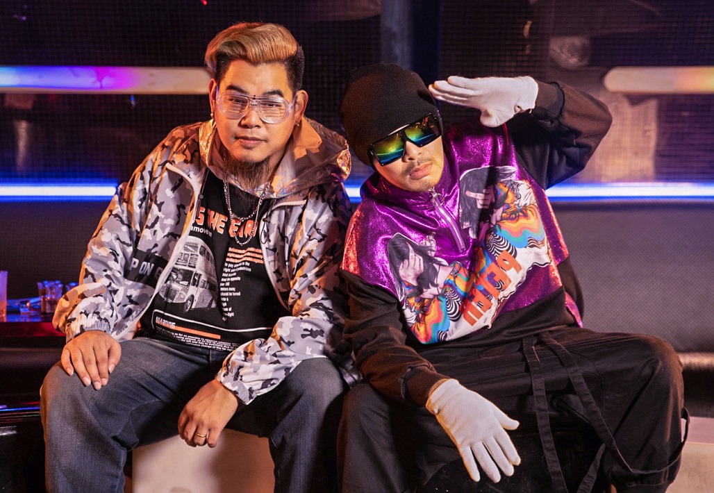 黄明志（右）新歌《不要去Club》邀请台湾摇头歌教父罗百吉（左）合作。