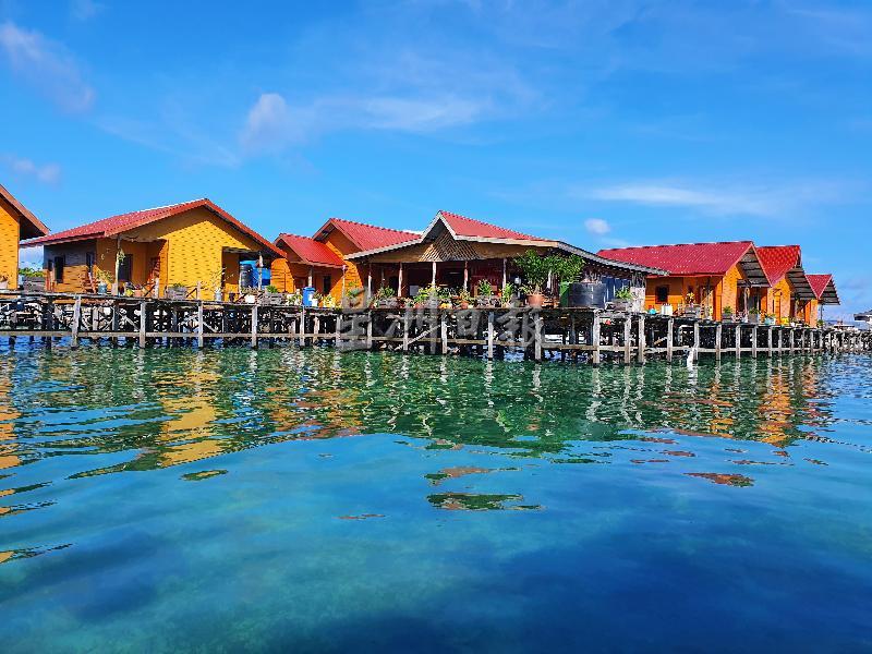 设立于马布岛的Uncle Chang Sipadan Mabul Backpackers Resort是仙本那著名的潜水度假旅舍。