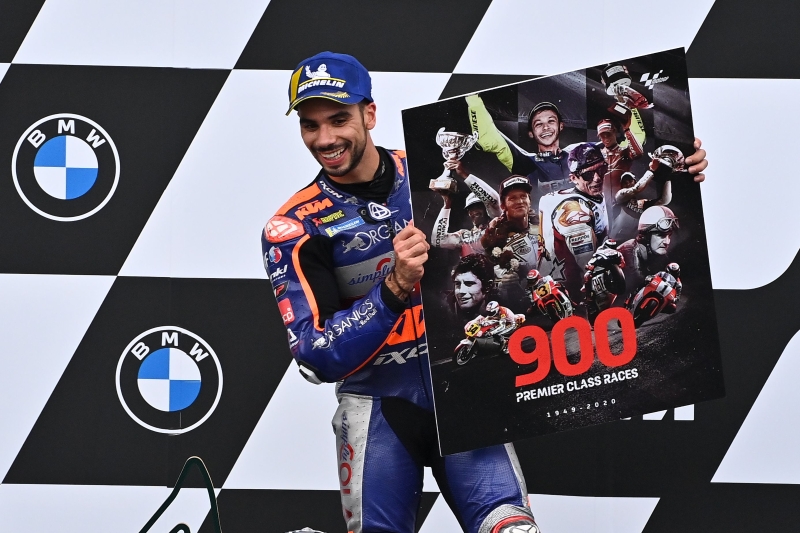 KTM卫星队Tech 3的奥利维拉逆袭夺下MotoGP赛史第900站冠军，为这赛季第3名夺得生涯首冠的骑士，宣示着新生代与KTM的崛起。（法新社照片）