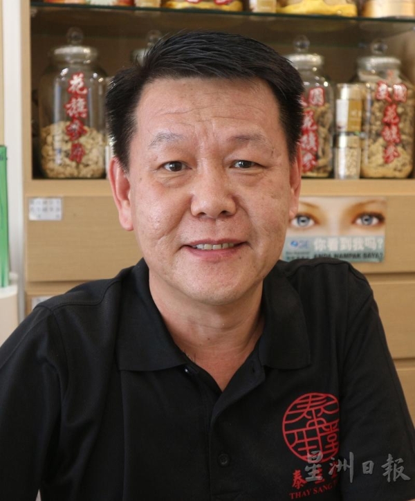 许德良：不管冷天或热天都能喝凉茶，惟必须适量饮用。