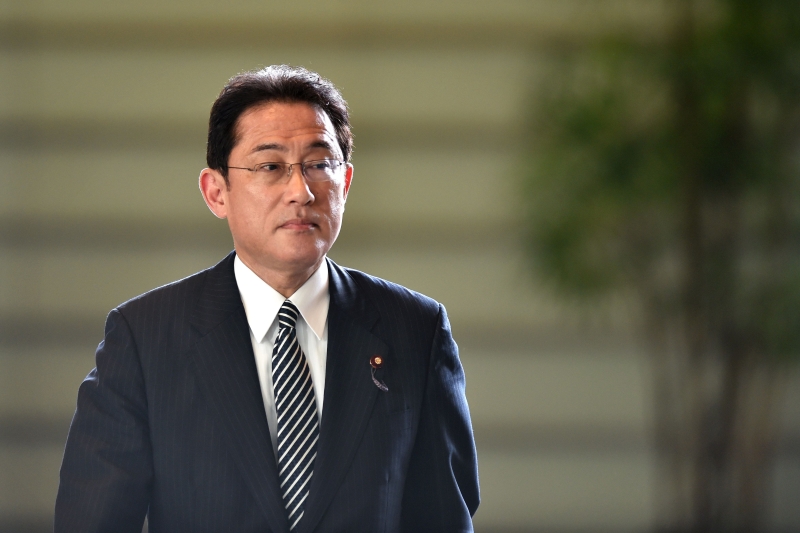自民党首席政策官、前外长岸田文雄是安倍“钦点”的首相接班人。(图：法新社)