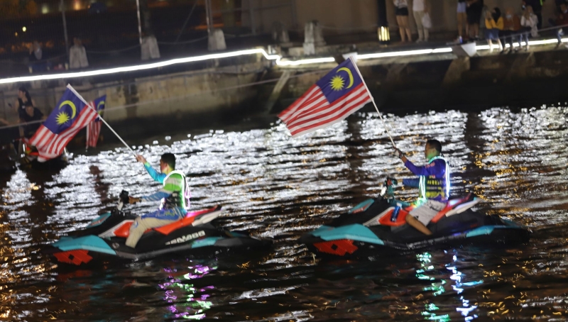 马六甲州政府取消倒数盛典，以简短短水上表演庆祝国庆日。