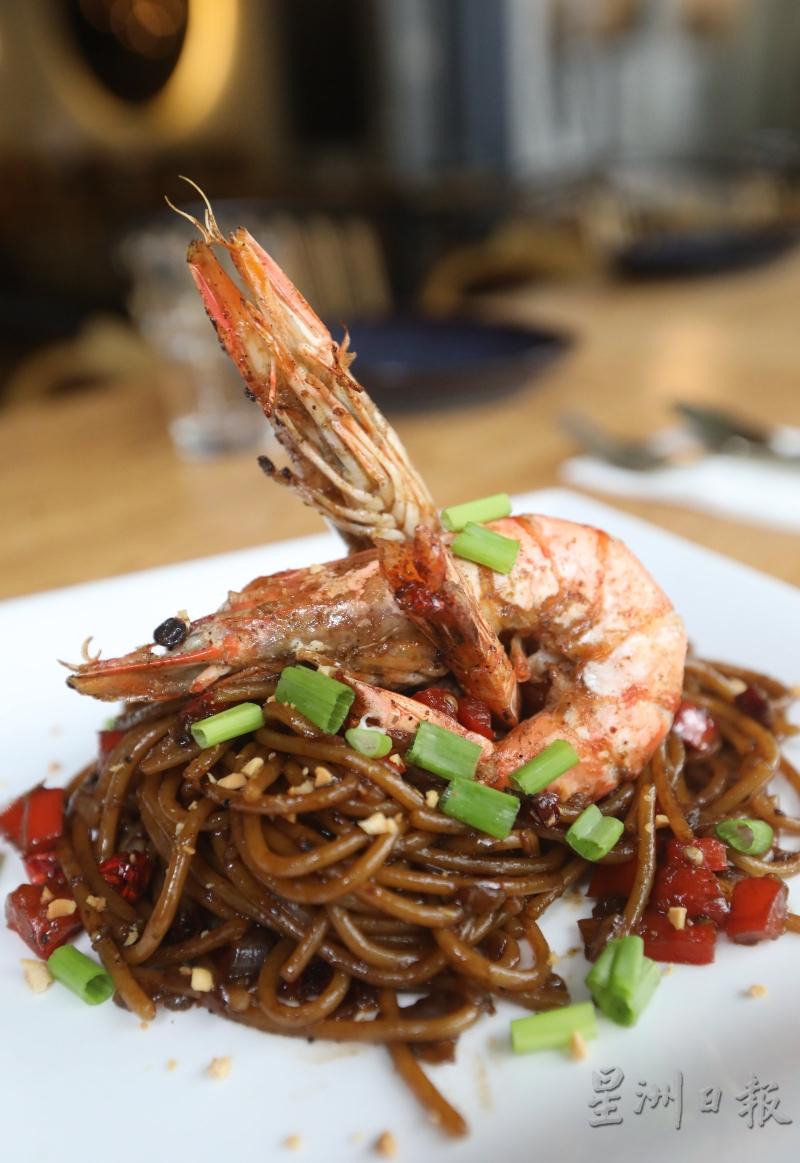 Spicy Prawn Spaghetti/RM24午餐菜单上的辣味鲜虾意大利面，辣味来自辣椒干和花椒，口味倾向甜辣。