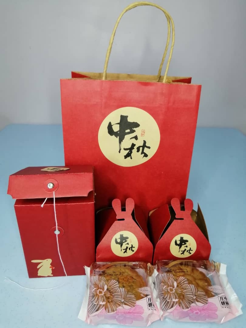 月光快车中秋数码合辑搭配2个装有机月饼的礼盒将于9月1日推出。