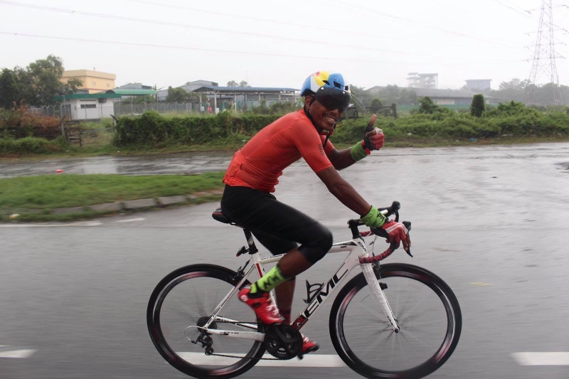 莫哈末法克鲁在半岛骑车2400公里，为同僚筹款。
