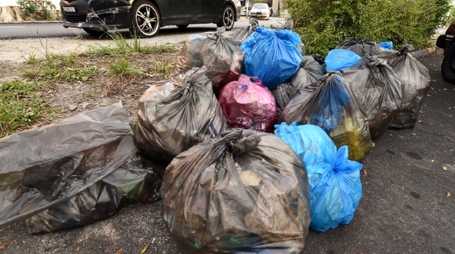 Bags of garbage collected by the volunteers. Bags of garbage collected by the volunteers.