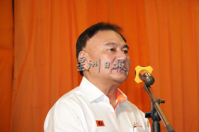 陈树平强调自民党不与其他阵营合作，若执政的话首长人选将会是章家杰。