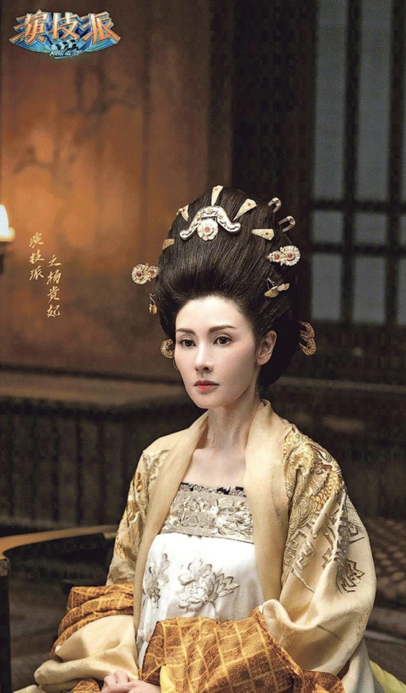 李嘉欣去年参加综艺节目《演技派》，凭杨贵妃造型令大家眼前一亮。