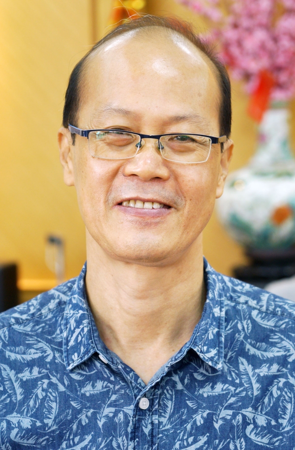 霹雳唐洋货绸布商公会新届理事出炉，蔡志钧担任新届会长。