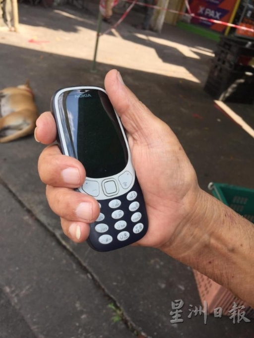 张先生人生第三支手机，新版诺基亚3310。