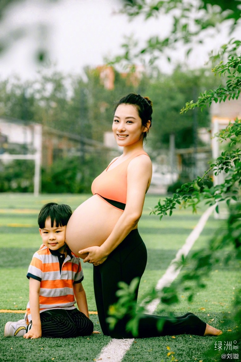 刘璇最近晒出不少怀孕期的动态。