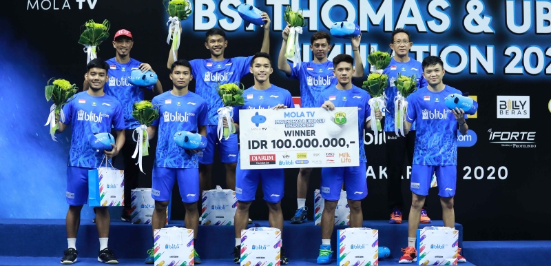 以约纳丹（ 前排中间）为首的 Rajawali 队，在9月初汤杯模拟赛中压倒其他三队夺得冠军及奖金1亿印尼盾（约2万8000令吉），印尼羽总向该国政府提出特别申请以出征奥胡斯汤杯决赛圈。（Badminton MATH Indonesia照片）