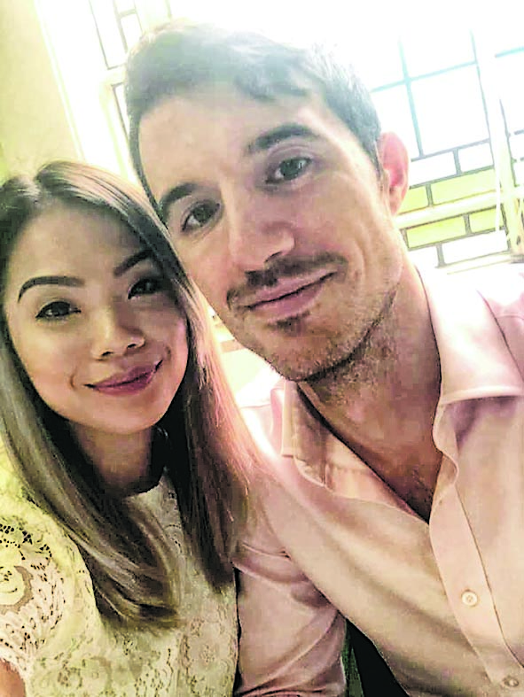 翁静晶的幼女刘幸仪2018年跟老公Roberto在英国登记结婚，去年8月中则在英国的教堂内举行婚礼。