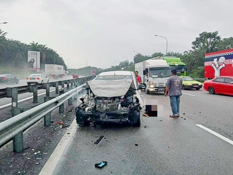 2名志工完成移送遗体至柔佛的任务，正在返回吉隆坡途中，不料发生车祸受伤。