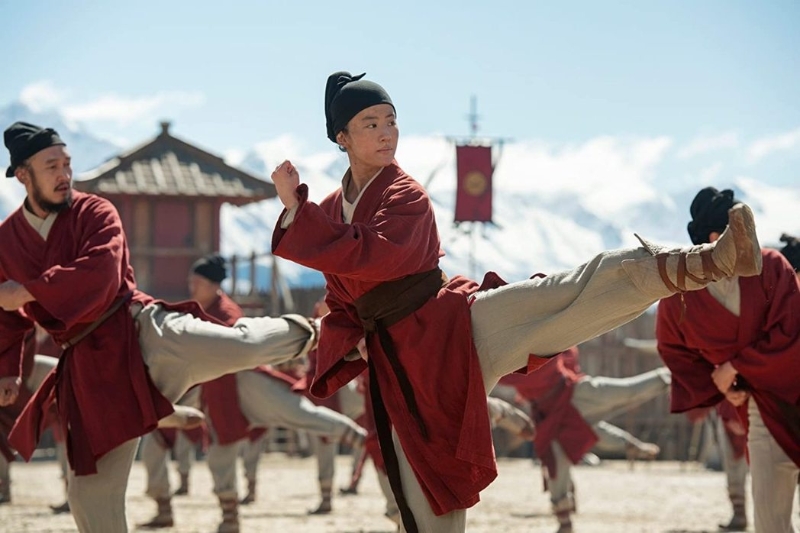 中国影评人指《花木兰》有许多不符史实的片段。