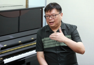 黄志伟表示，此次的录制非常有意义，因为首次通过网络呈现院系周年音乐会。