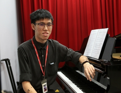 郭龙权表示，很荣幸可以参与此次的线上接力音乐会，其演奏的作品是讲述着叙旧的一种情绪。