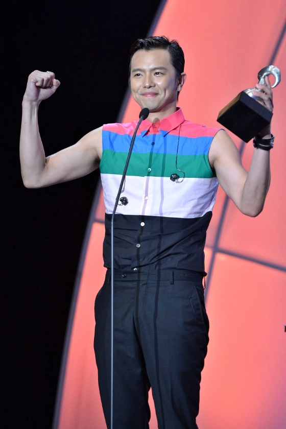 黄鸿升在2014年荣获第四届全球流行音乐奖最佳男歌手奖