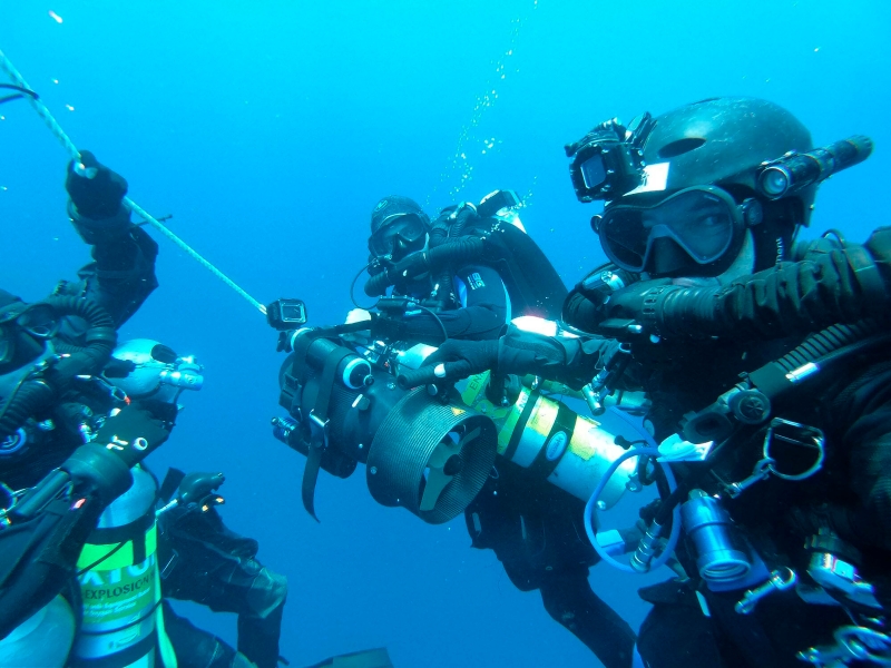 霍洛维茨等人在马六甲海峡海底发现沉船残骸。(美联社照片)